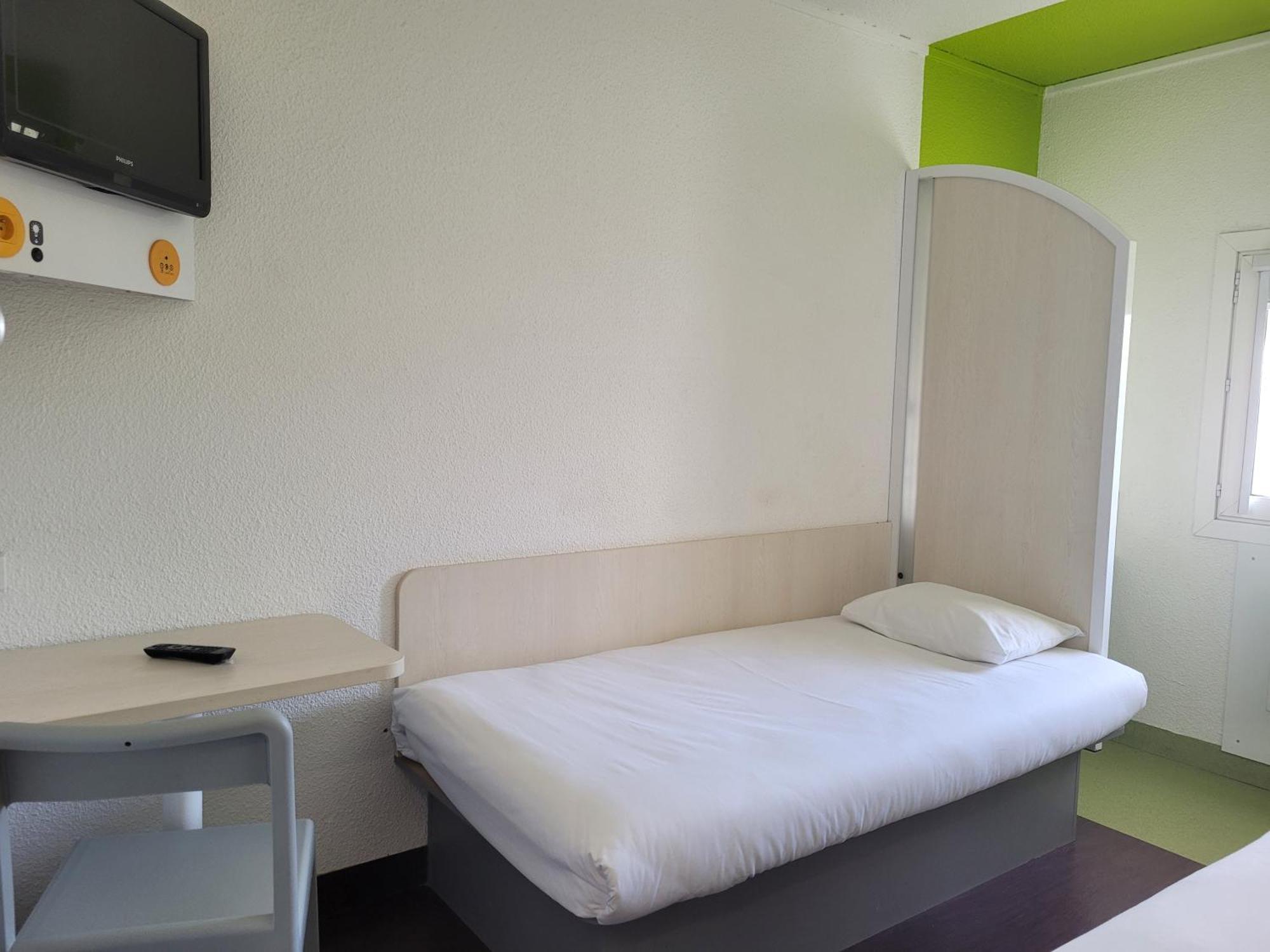 Tip Hotel Cambrai Ex Hotel F1 Εξωτερικό φωτογραφία